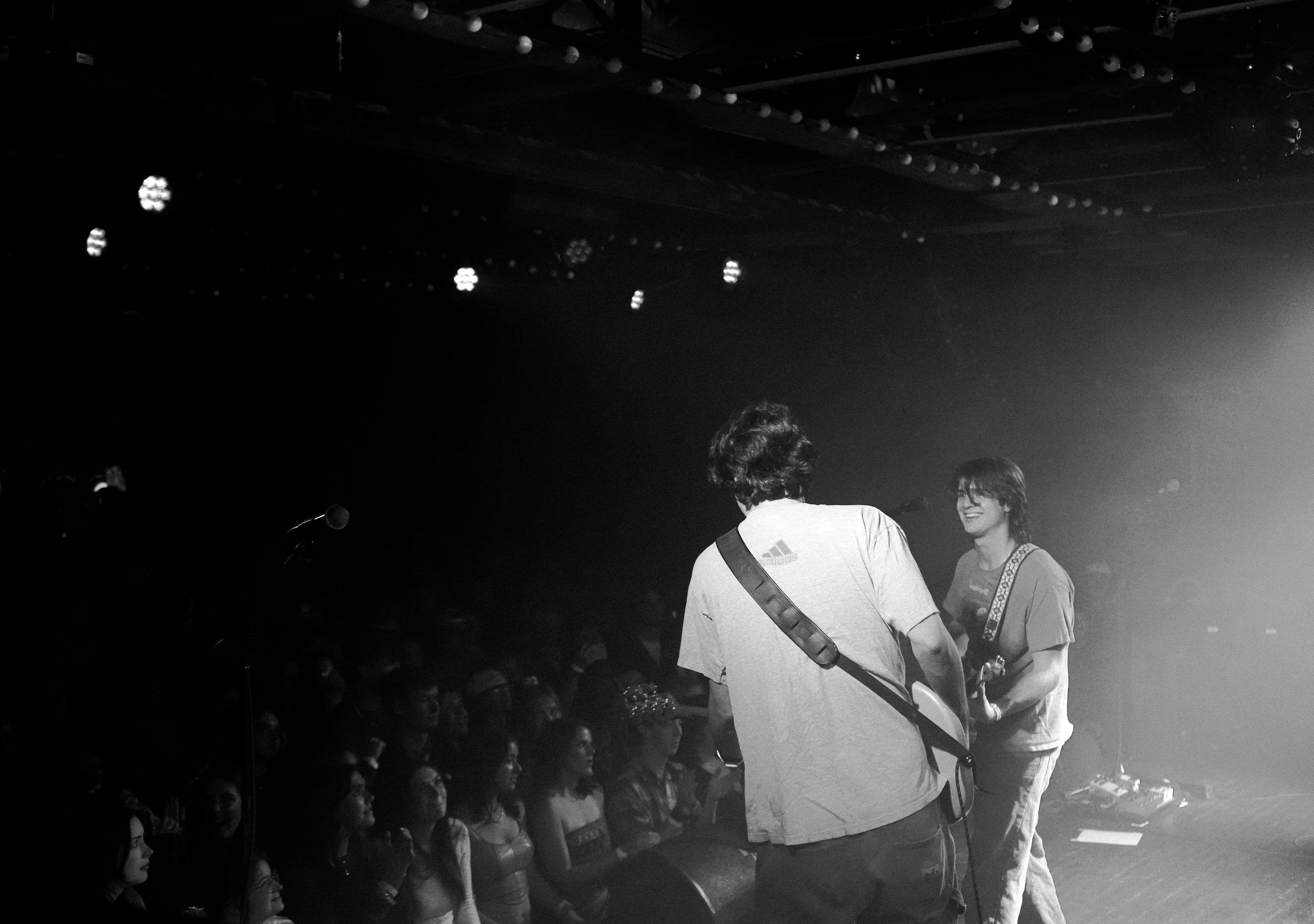Winyah performing live at 1220, black and white